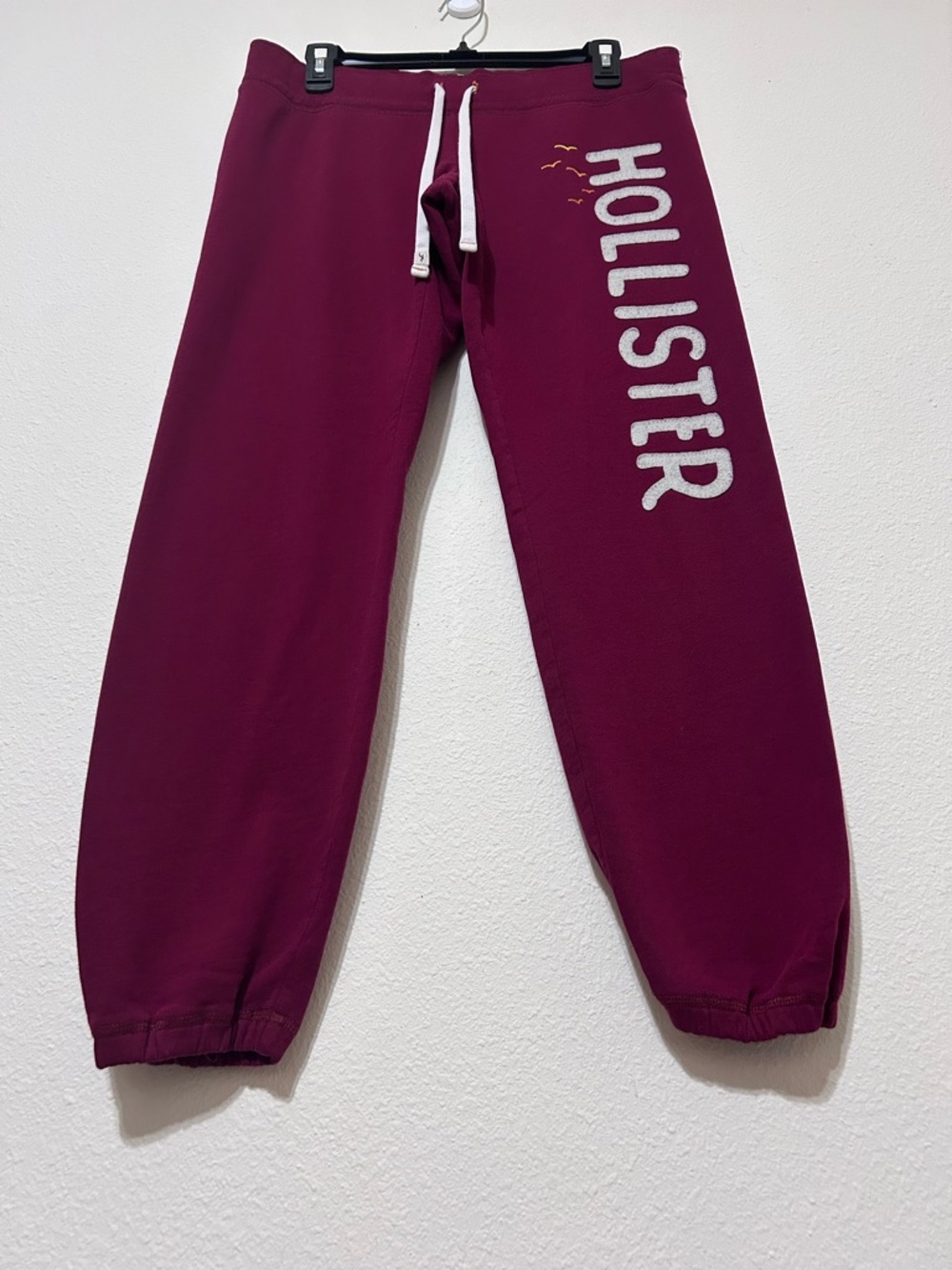 Hollister Burgundy Jogger Sweatpants with White Logo Graphic Medium - Picture 6 of 8